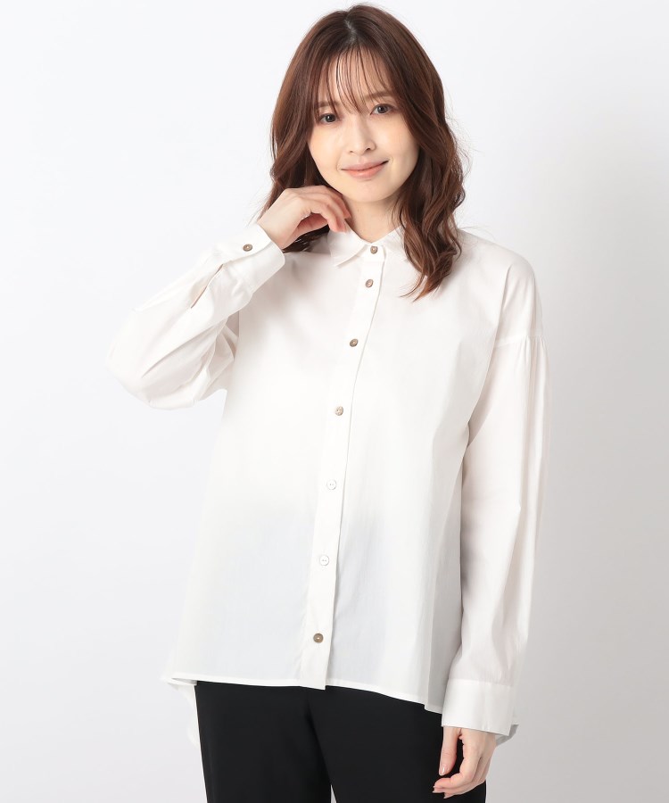 ポーシャル(poushal)の【洗える】バックタックフレアテイルシャツ オフホワイト(003)