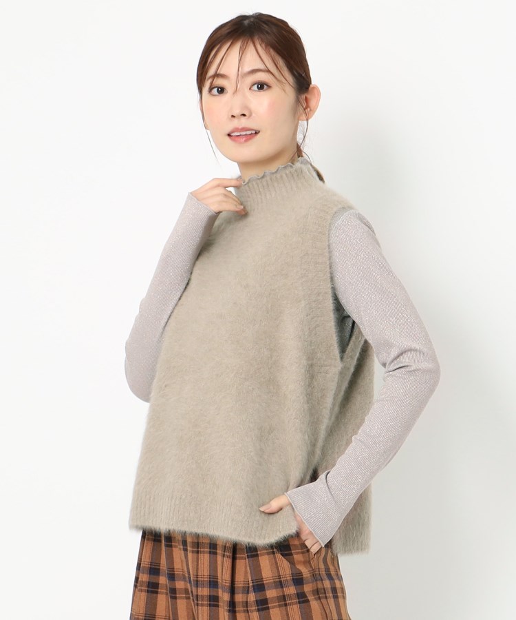 フォックス・カシミヤブレンド】ふわふわハイネックニットベスト フォックス・カシミヤブレンド】ふわふわハイネックニットベスト