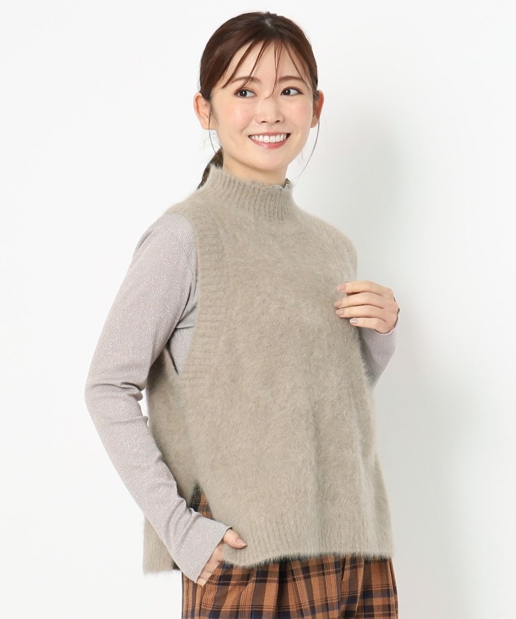 フォックス・カシミヤブレンド】ふわふわハイネックニットベスト フォックス・カシミヤブレンド】ふわふわハイネックニットベスト