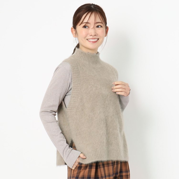 フォックス・カシミヤブレンド】ふわふわハイネックニットベスト