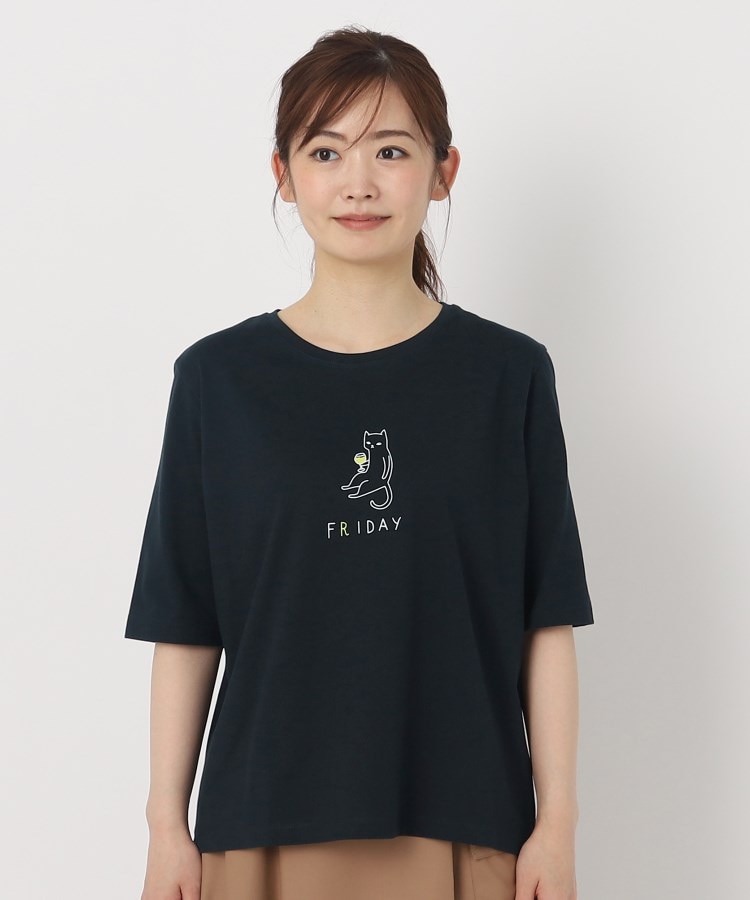 ポーシャル(poushal)の【洗える】ワインでくつろぐネコイラストTシャツ1