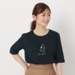 ポーシャル(poushal)の【洗える】ワインでくつろぐネコイラストTシャツ23