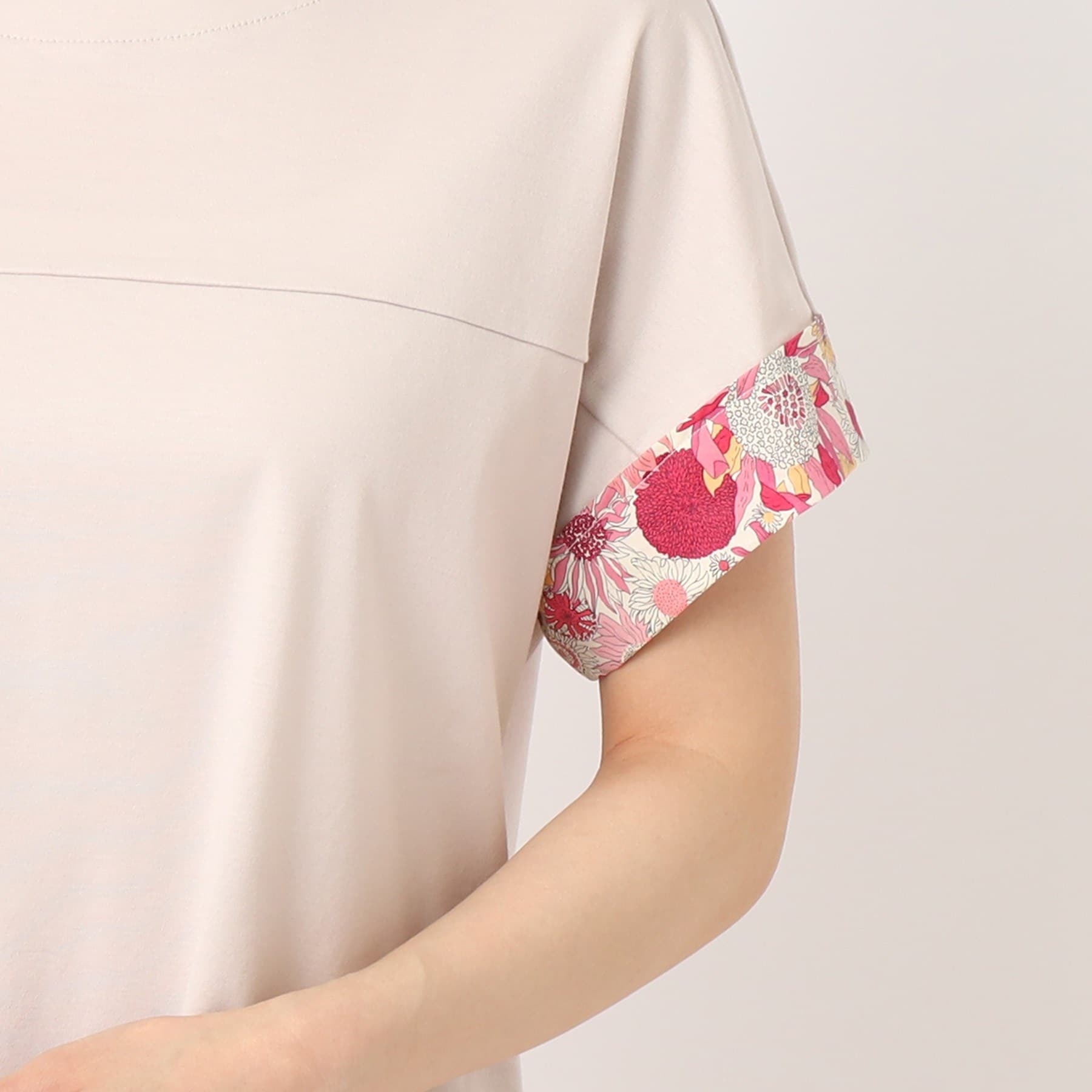 スチェッソ(SUTSESO　)の【セットアップ可】リバティプリント デザインTシャツ6
