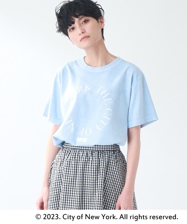 ザ ショップ ティーケー（ウィメン）(THE SHOP TK(Women))の【別注】NYC サークルロゴTシャツ ライトブルー(091)