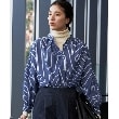 ザ ショップ ティーケー（ウィメン）(THE SHOP TK(Women))の【着映え/洗濯機OK/クラシカルに】ラメストライプシャツ1