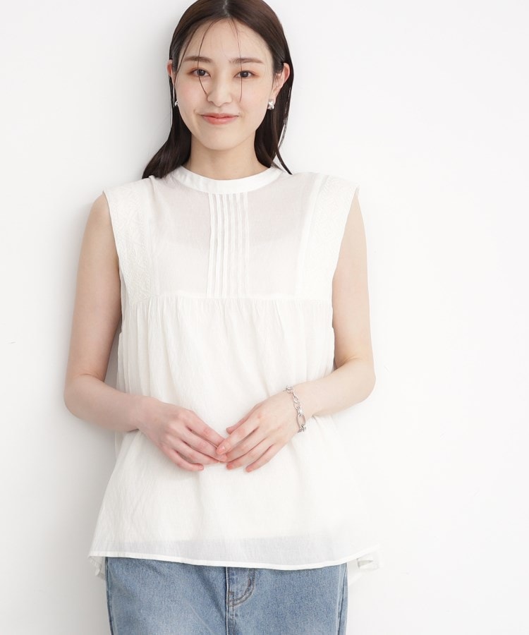 ザ ショップ ティーケー（ウィメン）(THE SHOP TK(Women))の刺繍タックノースリーブブラウス【洗える】12