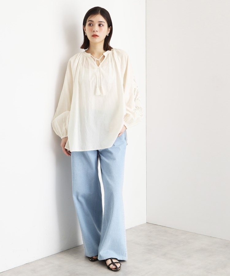 ザ ショップ ティーケー（ウィメン）(THE SHOP TK(Women))の袖刺繍コットンブラウス【洗える】2