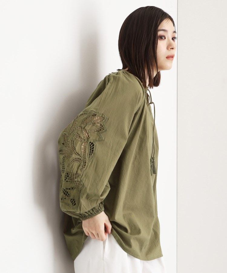 ザ ショップ ティーケー（ウィメン）(THE SHOP TK(Women))の袖刺繍コットンブラウス【洗える】9