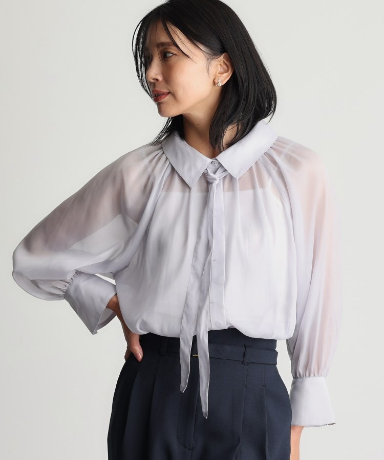 ザ ショップ ティーケー（ウィメン）(THE SHOP TK(Women))の【ONOFF活躍/セレモニー/通勤】タイ付きラメジョーゼットシャツ/洗える ライトグレー(011)