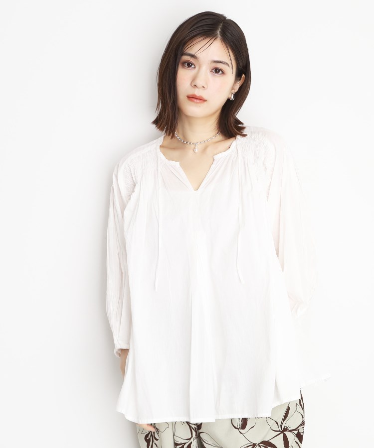 ザ ショップ ティーケー（ウィメン）(THE SHOP TK(Women))のコットンシャーリングブラウス【洗える】 オフホワイト(003)