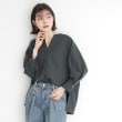 ザ ショップ ティーケー（ウィメン）(THE SHOP TK(Women))のブラウス見えカットソー【洗える】 スミクロ(018)