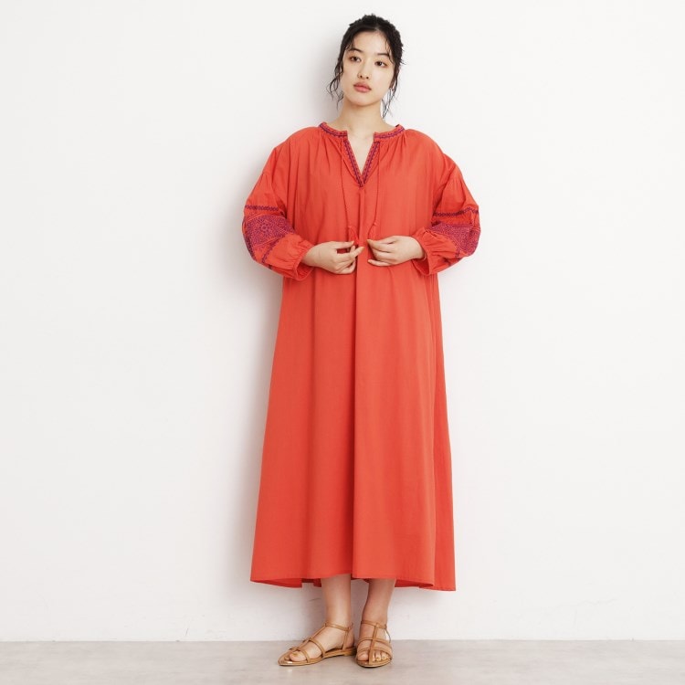 ザ ショップ ティーケー（ウィメン）(THE SHOP TK(Women))の刺繍ワンピース【洗濯機OK】 マキシ・ロングワンピース