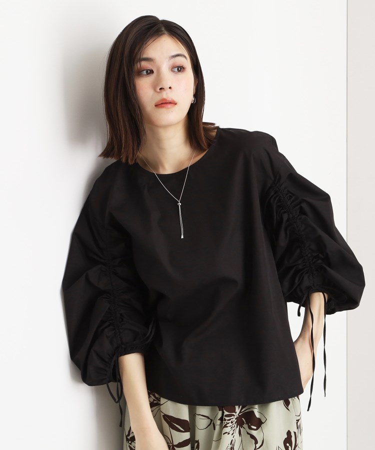 ザ ショップ ティーケー（ウィメン）(THE SHOP TK(Women))の袖シャーリングブラウス【洗濯機OK】 ブラック(019)