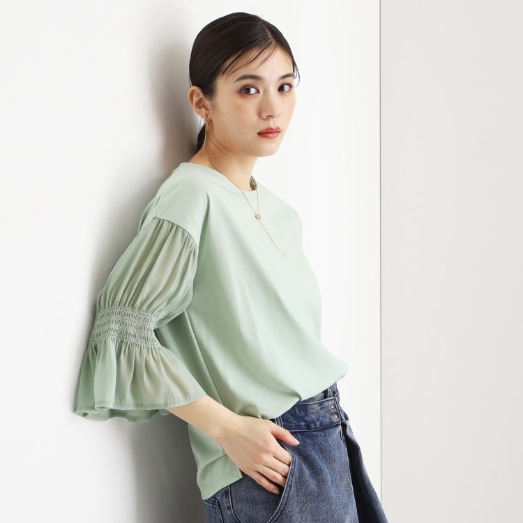 ザ ショップ ティーケー（ウィメン）(THE SHOP TK(Women))の袖シャーリングシアープルオーバー【洗濯機OK】 カットソー