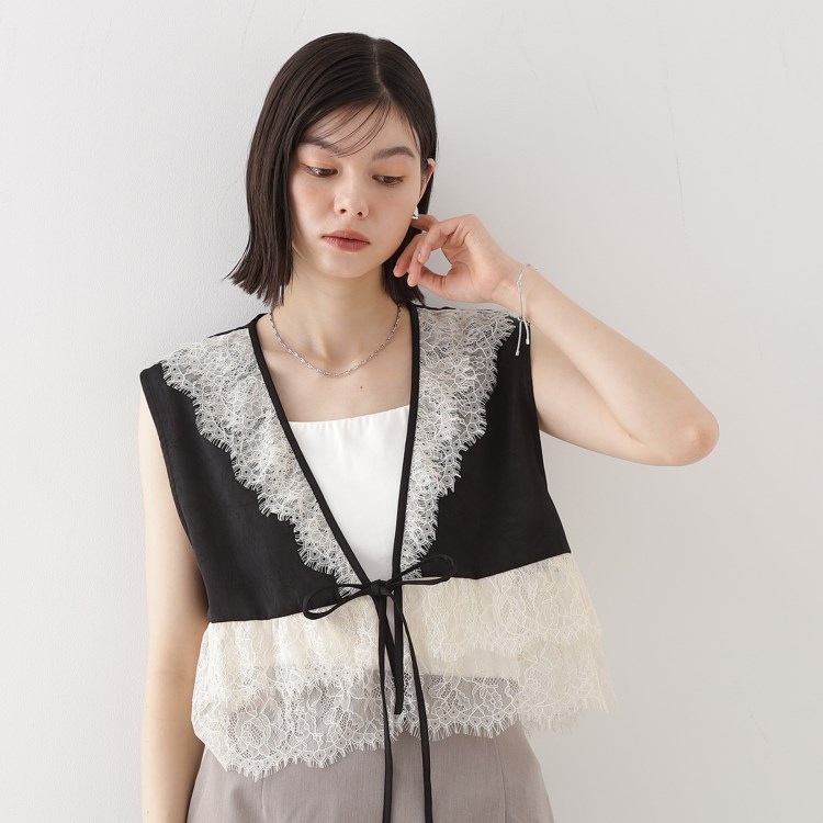 ザ ショップ ティーケー（ウィメン）(THE SHOP TK(Women))のレースフリルサテンベスト【洗える】 ベスト