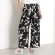ザ ショップ ティーケー（ウィメン）(THE SHOP TK(Women))のフラワープリントイージーパンツ【洗える】 ブラックシルバー(109)
