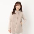 インテレクション(INTELLECTION)のスタンドカラーフェイクムートンベスト ベージュ(052)