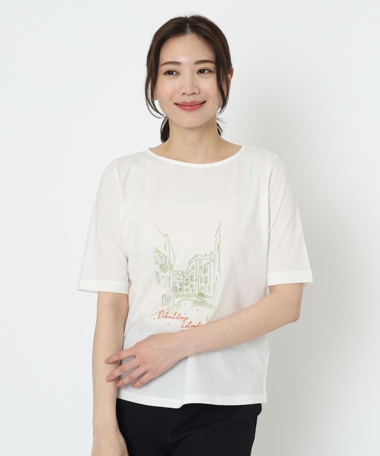 インテレクション(INTELLECTION)の【洗える】風景刺繍ポイントTシャツ アイボリー(004)