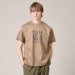 タケオキクチ(TAKEO KIKUCHI)の【プリントT／日本製】メッセージ プリント Tシャツ ベージュ(052)