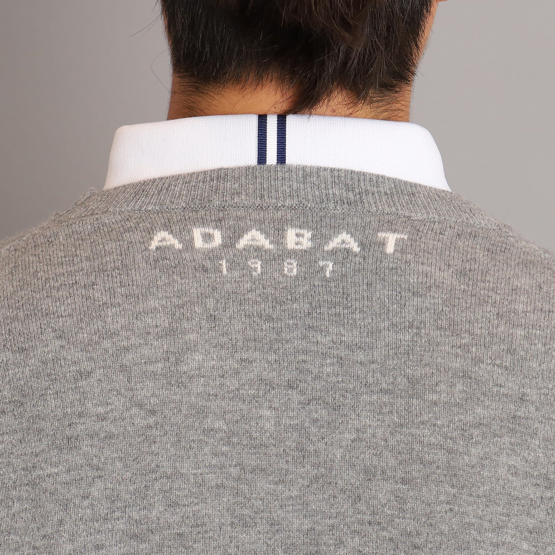 アダバット(メンズ)(adabat(Men))のロゴデザイン クルーネックセーター7