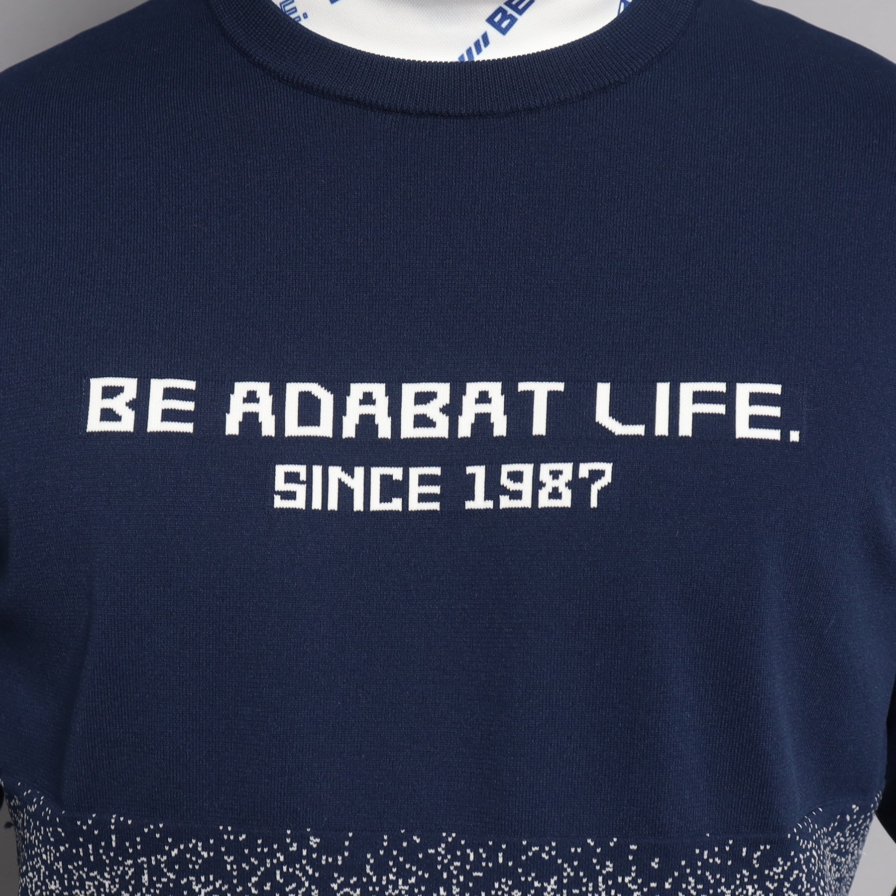 アダバット(メンズ)(adabat(Men))の【手洗い】ロゴデザイン クルーネックセーター16