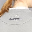 アダバット(メンズ)(adabat(Men))の【35周年記念】ロゴデザインセーター18