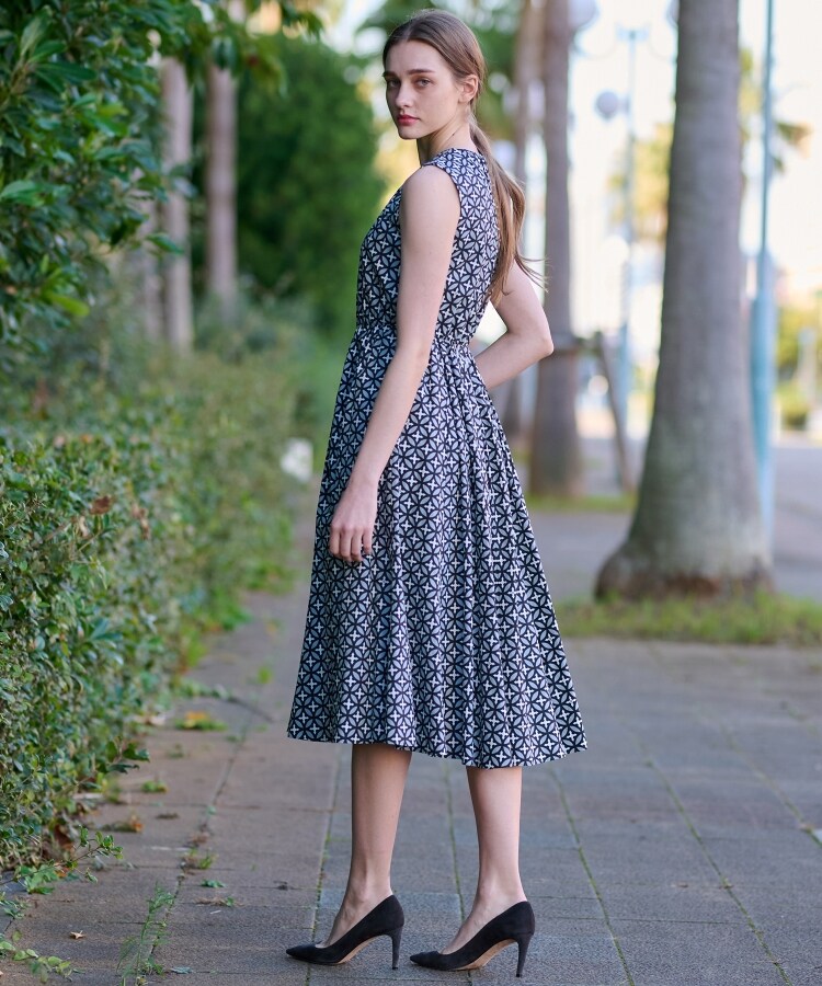 ドレステリア(レディース)(DRESSTERIOR(Ladies))のオーバーラップサークルノースリーブワンピース5