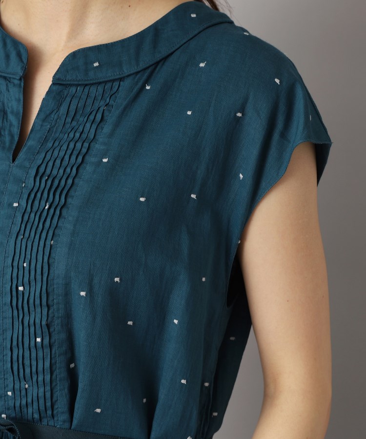 ドレステリア(レディース)(DRESSTERIOR(Ladies))の【ポケット付/きれいめ】ドット刺繍タックワンピース25