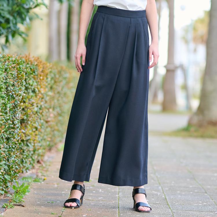 ドレステリア(レディース)(DRESSTERIOR(Ladies))の【洗える/後ろウエストゴム】アシンメトリーウォッシャブルタックフレアパンツ フルレングスパンツ