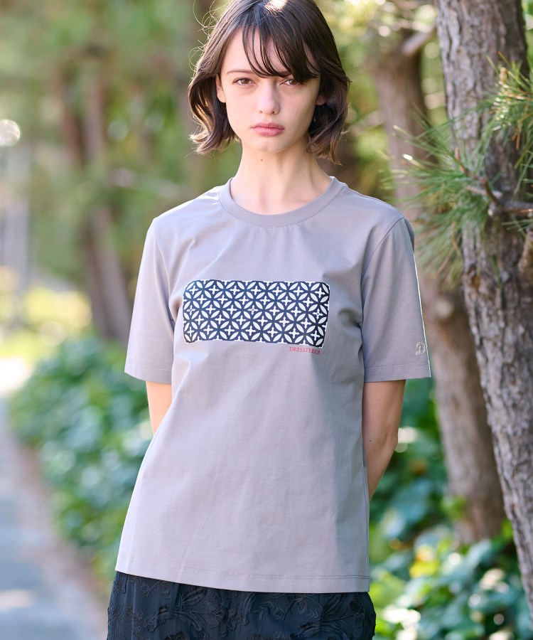 ドレステリア(レディース)(DRESSTERIOR(Ladies))のバックブリーズテックオーバーラップサークルプリントTシャツ モカブラウン(042)