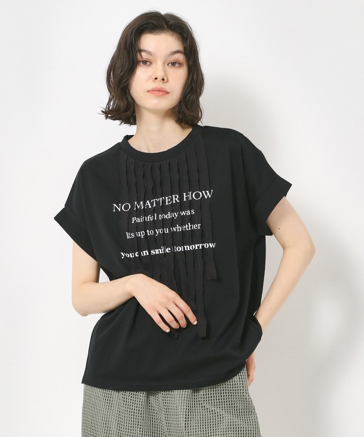 リラート(RILATO)の【RILATO】テーププリントTシャツ ブラック(019)