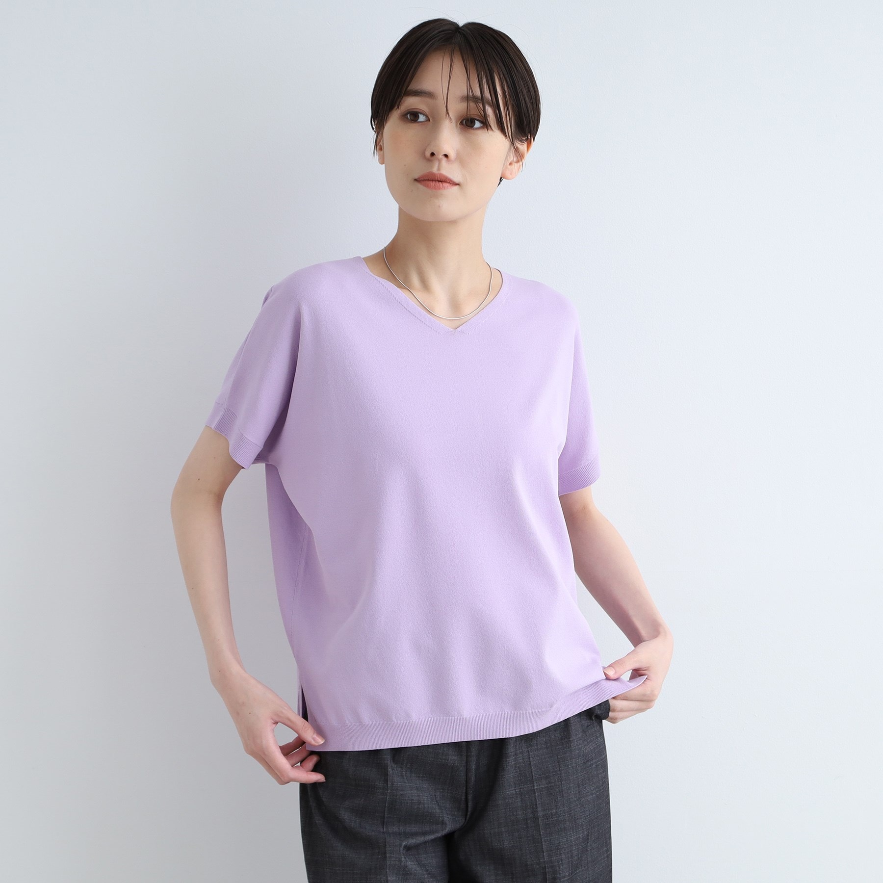 インディヴィ(INDIVI)の【新色登場！/洗える/夏に着たい】Vネック Tシャツライクニット ライトパープル(081)