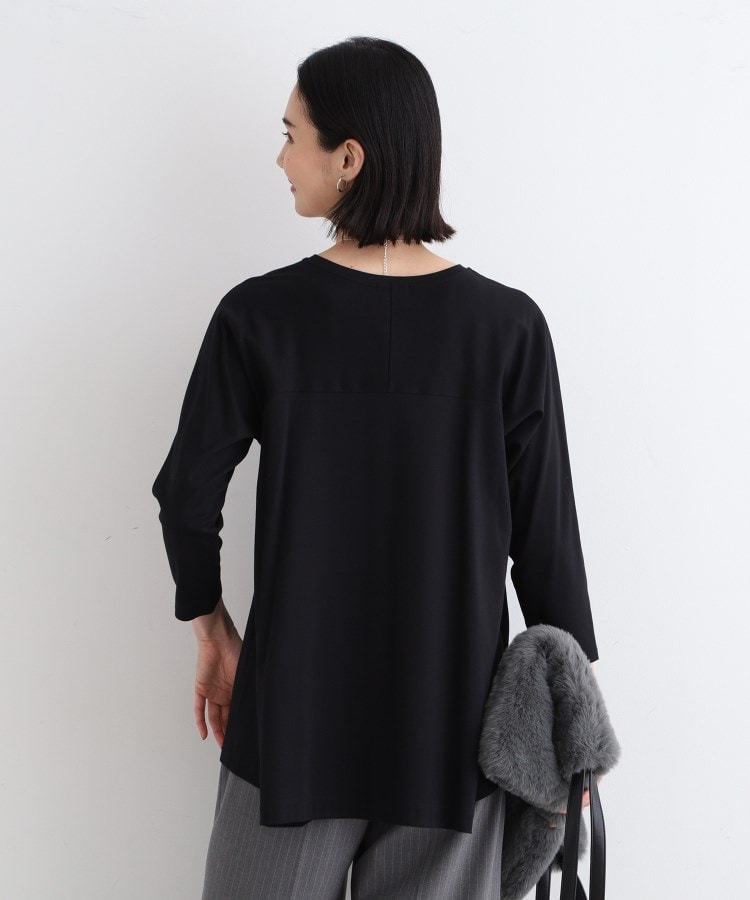 インディヴィ(INDIVI)の【洗える／キレイめ/日本製】バックフレア ロングTシャツ3