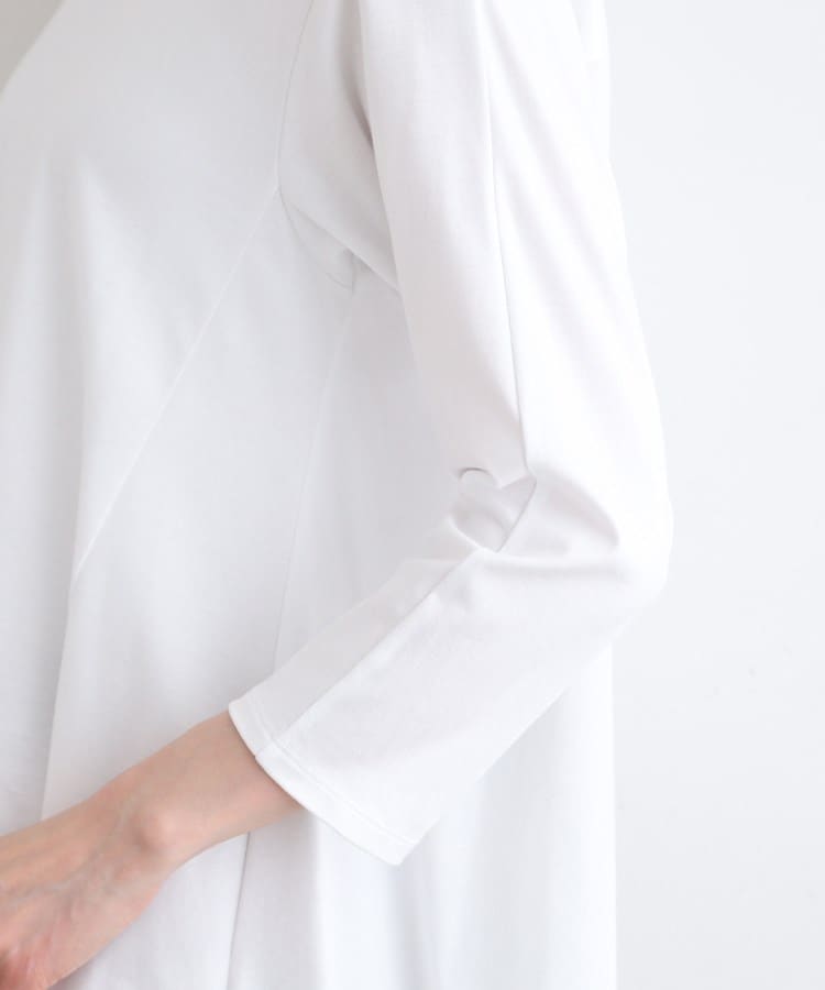 洗える／キレイめ/日本製】バックフレア ロングTシャツ