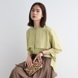 インディヴィ(INDIVI)の【洗える】ヨークデザインブラウス グリーン(625)