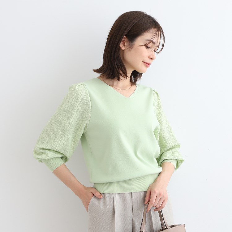 インディヴィ(INDIVI)の【洗える】袖コンシャス Vネックニット ニット/セーター