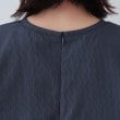 インディヴィ(INDIVI)の春SALE！【洗える／凹凸素材】シンプルVネックブラウス18