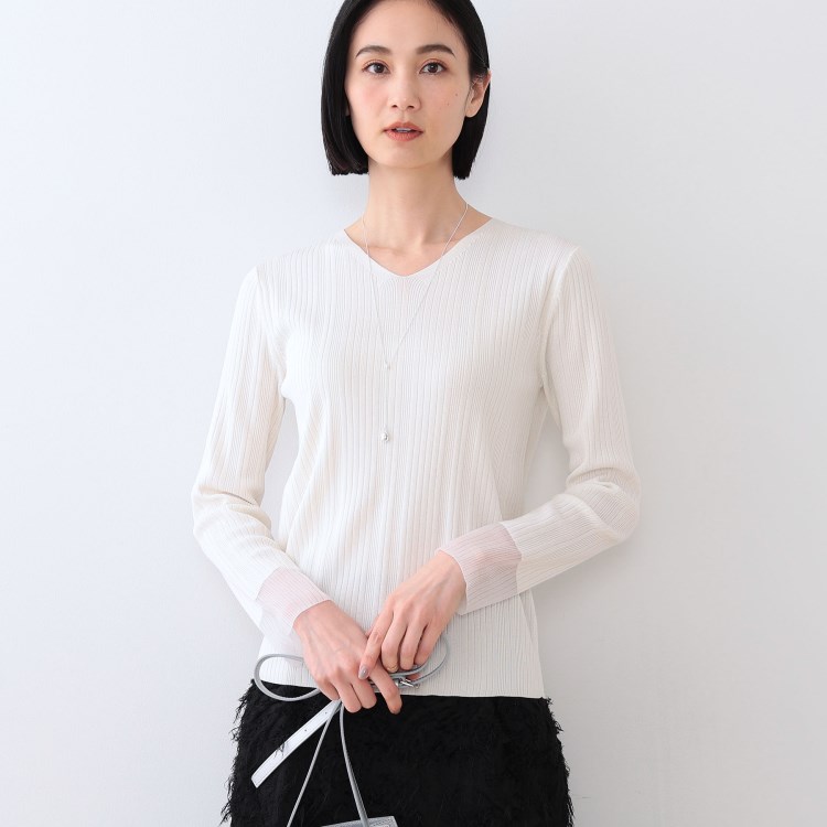 インディヴィ(INDIVI)の春SALE！【洗える／袖口シアー】コンパクトVネックニット ニット/セーター