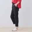インディヴィ(INDIVI)の【洗える／高ストレッチ】クロップド丈サテンテーパードパンツ6