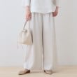 インディヴィ(INDIVI)の春SALE！【サスペンダー付き】2WAYクラッシュサテンパンツ アイボリー(004)