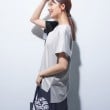 インディヴィ(INDIVI)の【洗える／汗ジミ防止】バイカラー＆アシメヘム Tシャツ6