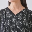 インディヴィ(INDIVI)の【モノトーン小花柄】フィット＆フレア エアリーワンピース9