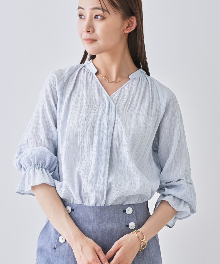 インディヴィ(INDIVI)の【洗える／シャーリング素材】ボリューム袖エアリーブラウス6