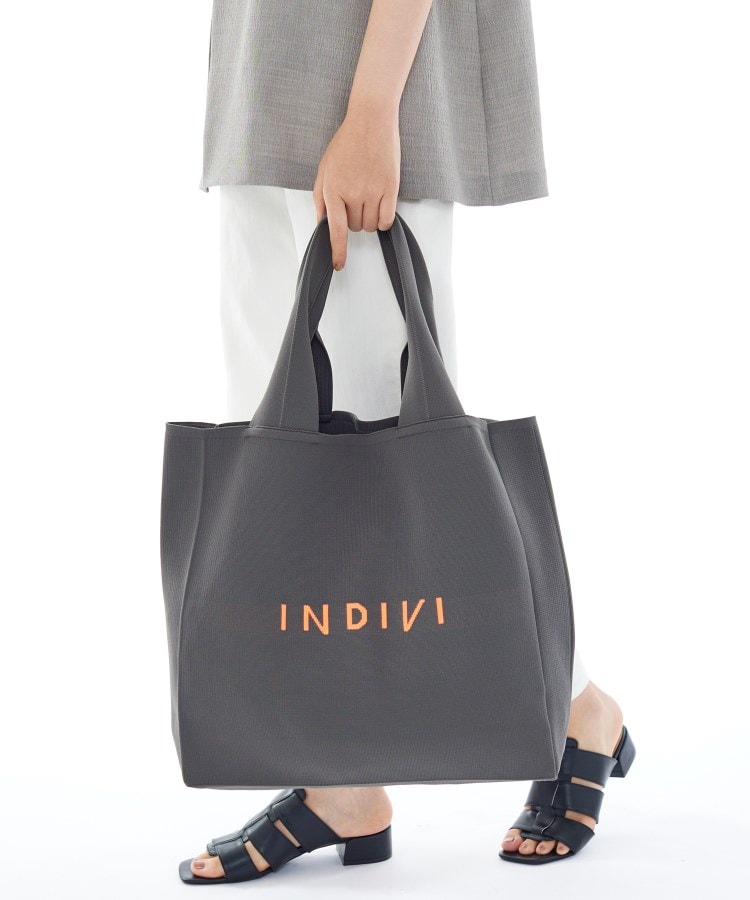 インディヴィ(INDIVI)の【A4サイズ対応】ニットロゴトート15
