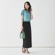 アンタイトル(UNTITLED)の【インナーにオススメ/華やかデザイン】パール調釦Tブラウス29