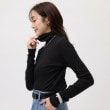 アンタイトル(UNTITLED)の【インナーにおすすめ】タートルネック テレコカットソー17