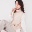 アンタイトル(UNTITLED)の【横スリット/厚すぎない】シルクウールニットベスト ベージュ(452)