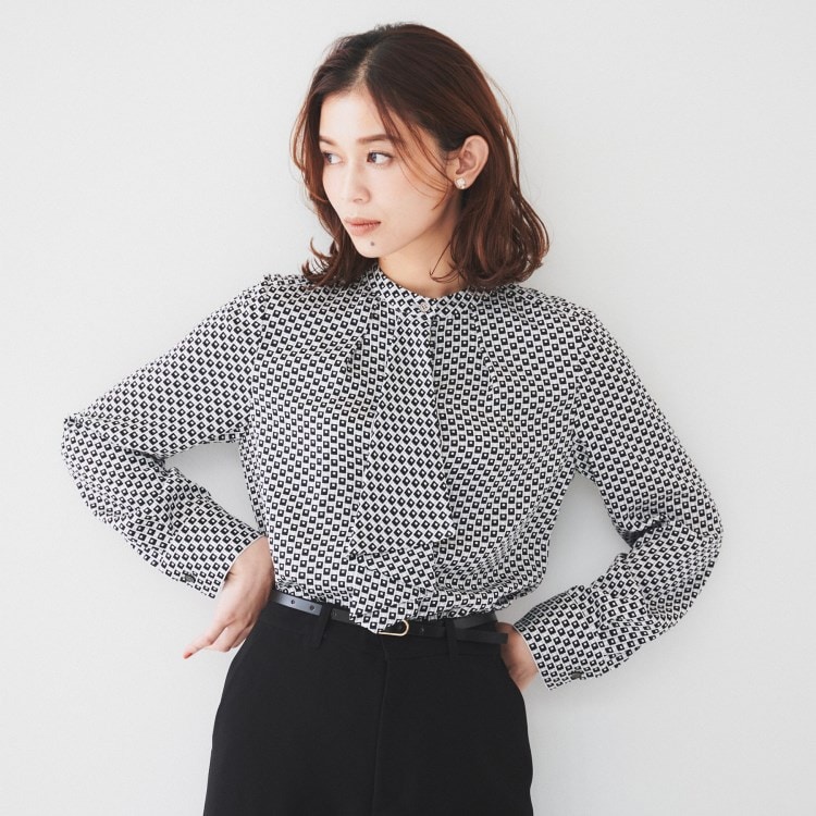 アンタイトル(UNTITLED)の【通勤】スクエア柄 ラッフルブラウス シャツ・ブラウス