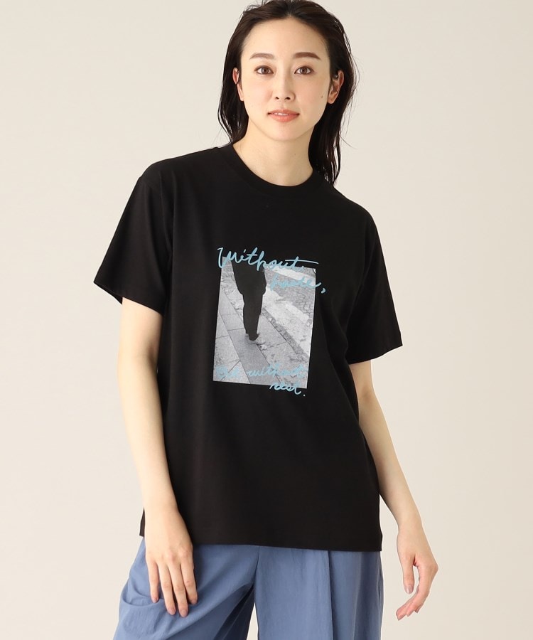 アンタイトル(UNTITLED)の【WORLD for the World】モノクロフォト＆カラーロゴTシャツ12