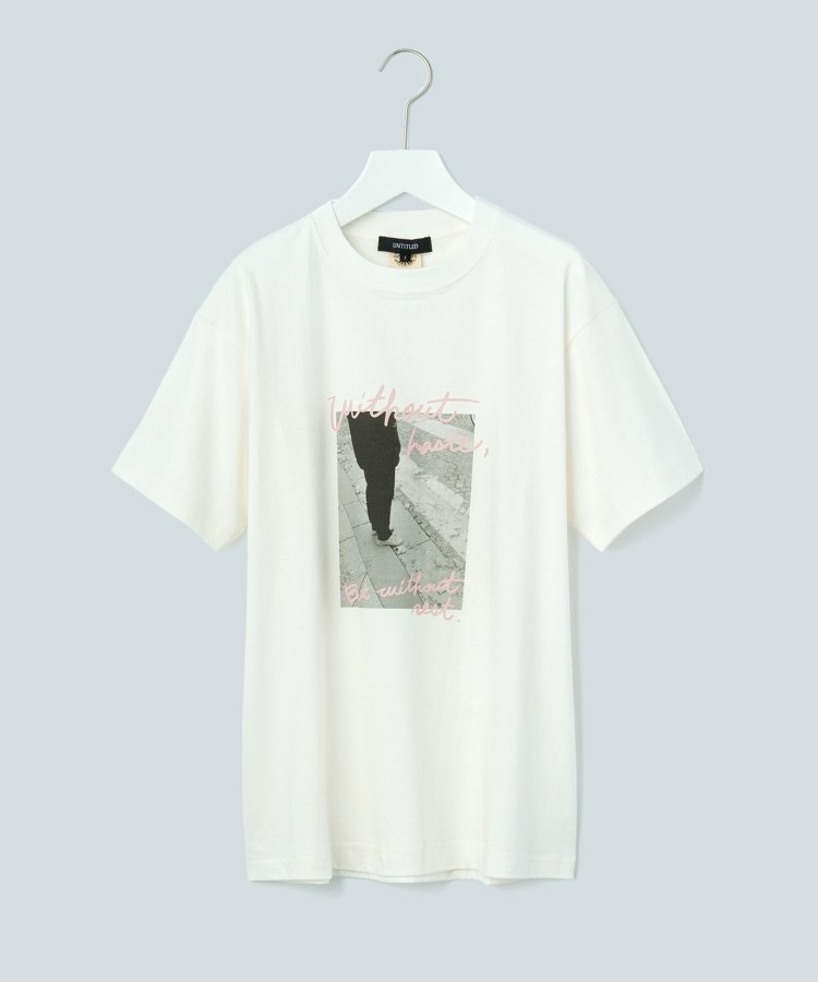 アンタイトル(UNTITLED)の【WORLD for the World】モノクロフォト＆カラーロゴTシャツ アイボリー(004)